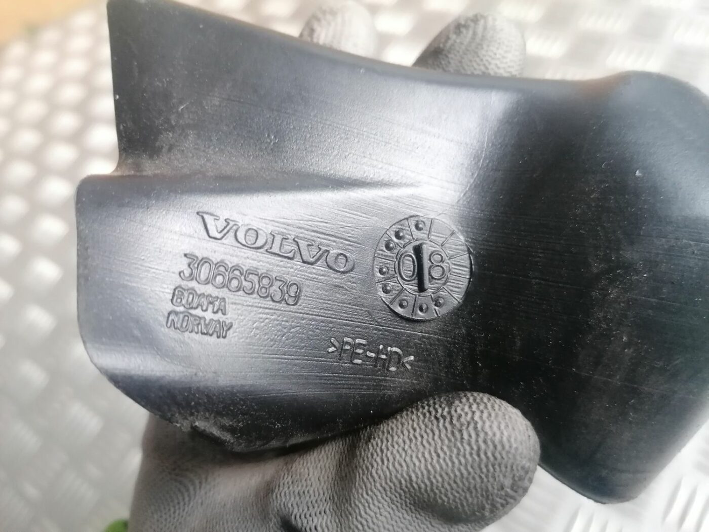 Salona gaisa vads priekš VOLVO V70 2009