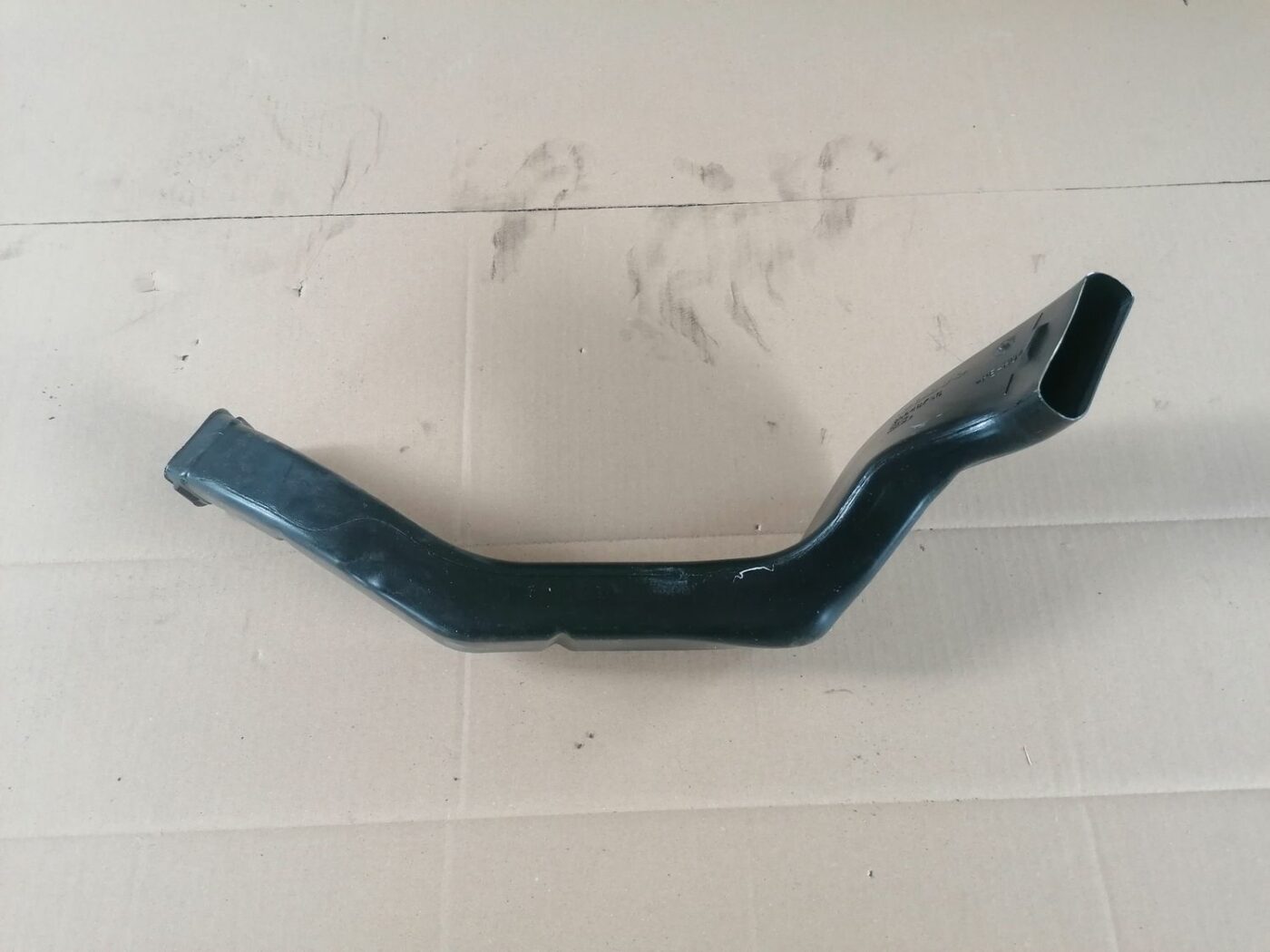 Salona gaisa vads priekš VOLVO V70 2009