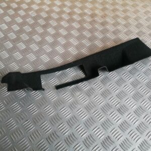 Bagāžnieka nodalījuma sānu apdare priekš VOLVO V70 2009