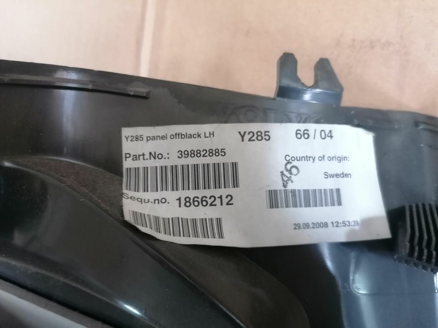 Bagāžnieka nodalījuma sānu apdare priekš VOLVO V70 2009 3 Bagāžnieka nodalījuma sānu apdare priekš VOLVO V70 2009