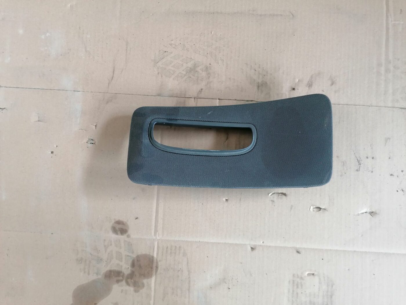 Mērinstrumentu paneļa skaļruņa apdare priekš VOLVO V70 2009