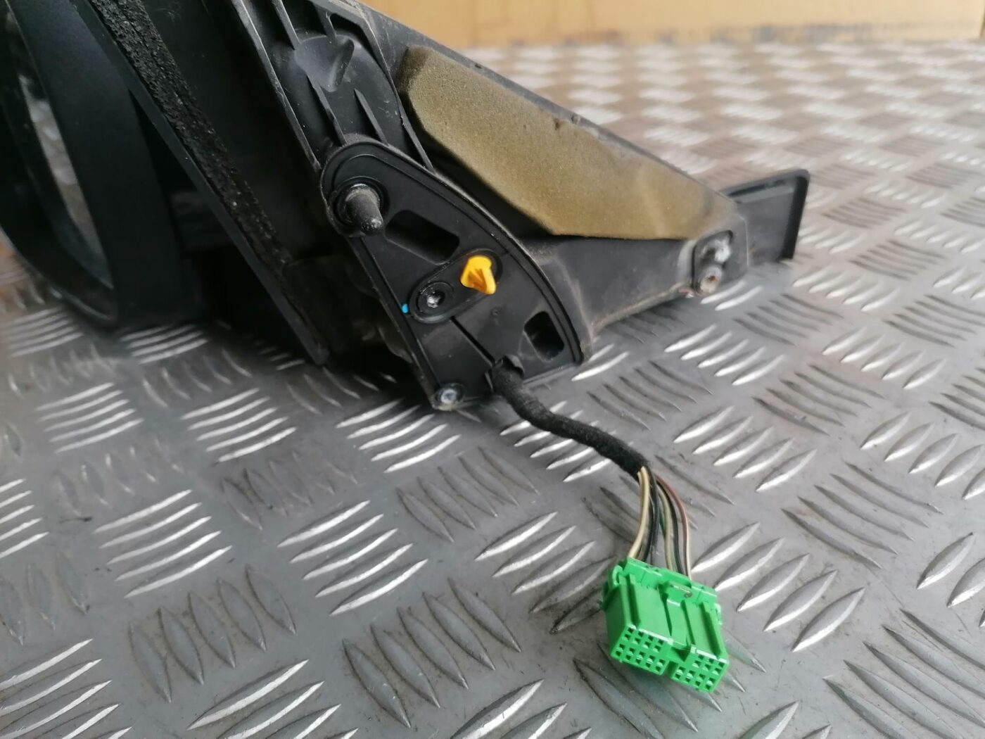 Ārējais spogulis, pa kreisi priekš VOLVO V70 2009 4 Ārējais spogulis, pa kreisi priekš VOLVO V70 2009