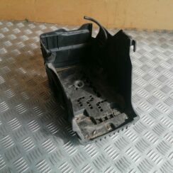 Akumulatora stiprināšanas korpuss priekš VOLVO V70 2009