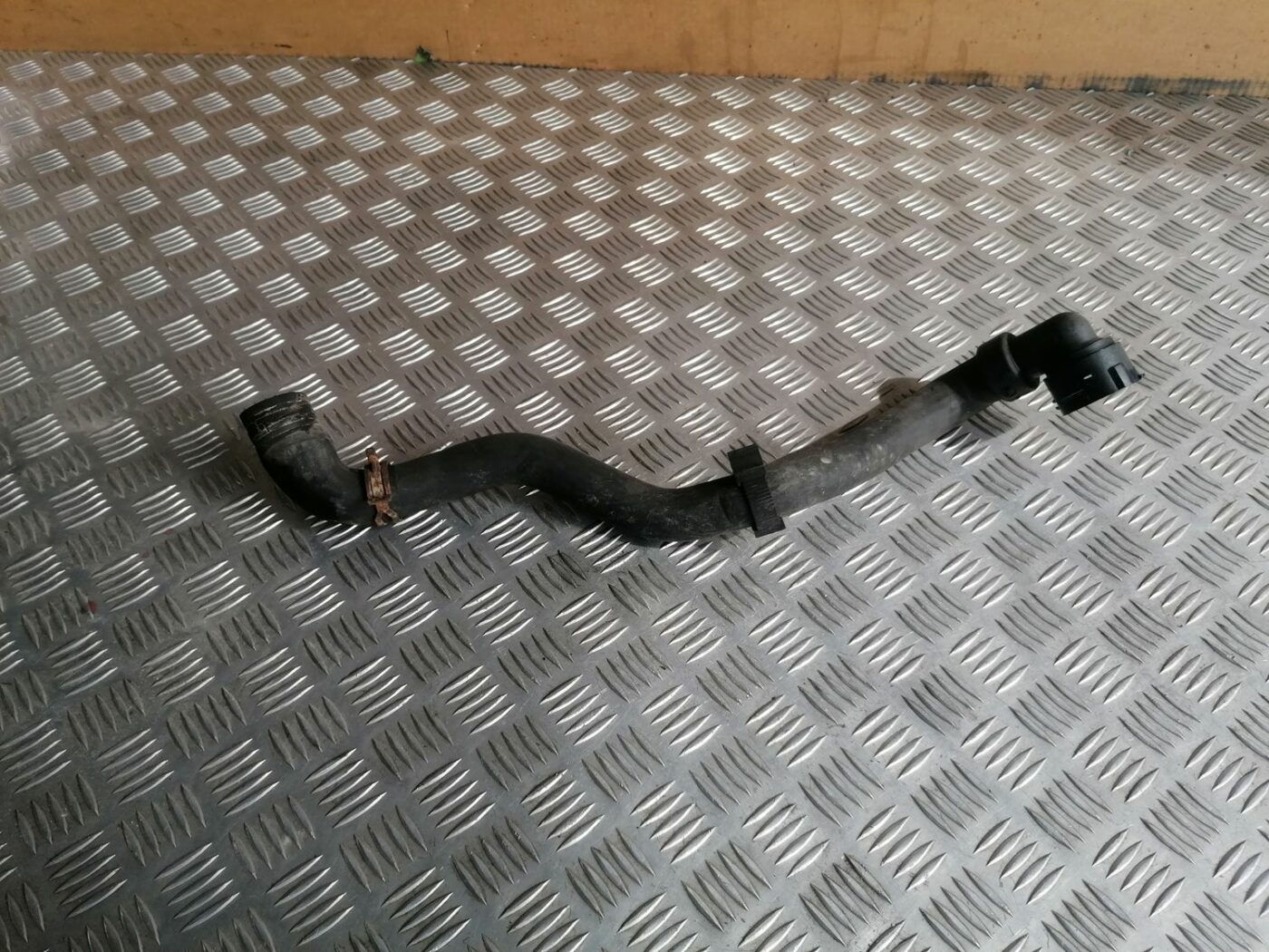 Dzesēšanas caurule priekš FORD MONDEO 2007 1 Dzesēšanas caurule priekš FORD MONDEO 2007