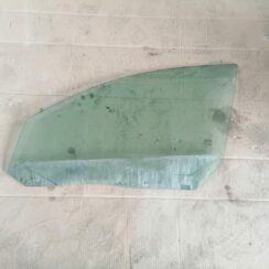 Priekšējo kreiso durvju stikls priekš VOLVO V70 2009