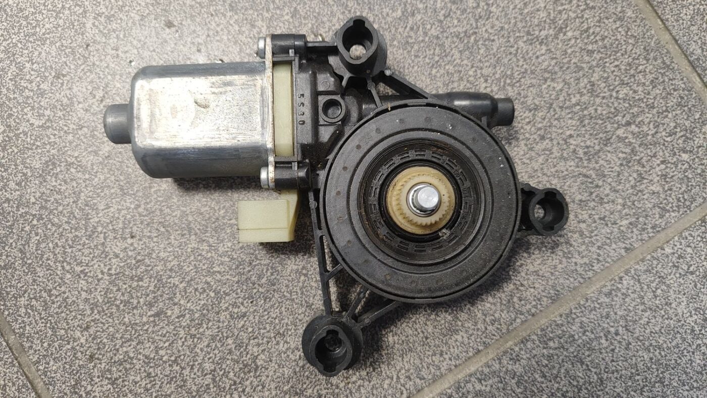 Elektrisko stiklu motors priekš VW CRAFTER 2018