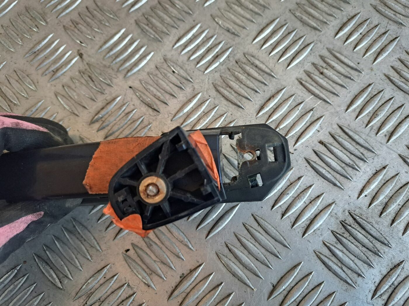 Aizmugurējāis labais durvju rokturis priekš TOYOTA RAV 4 2006