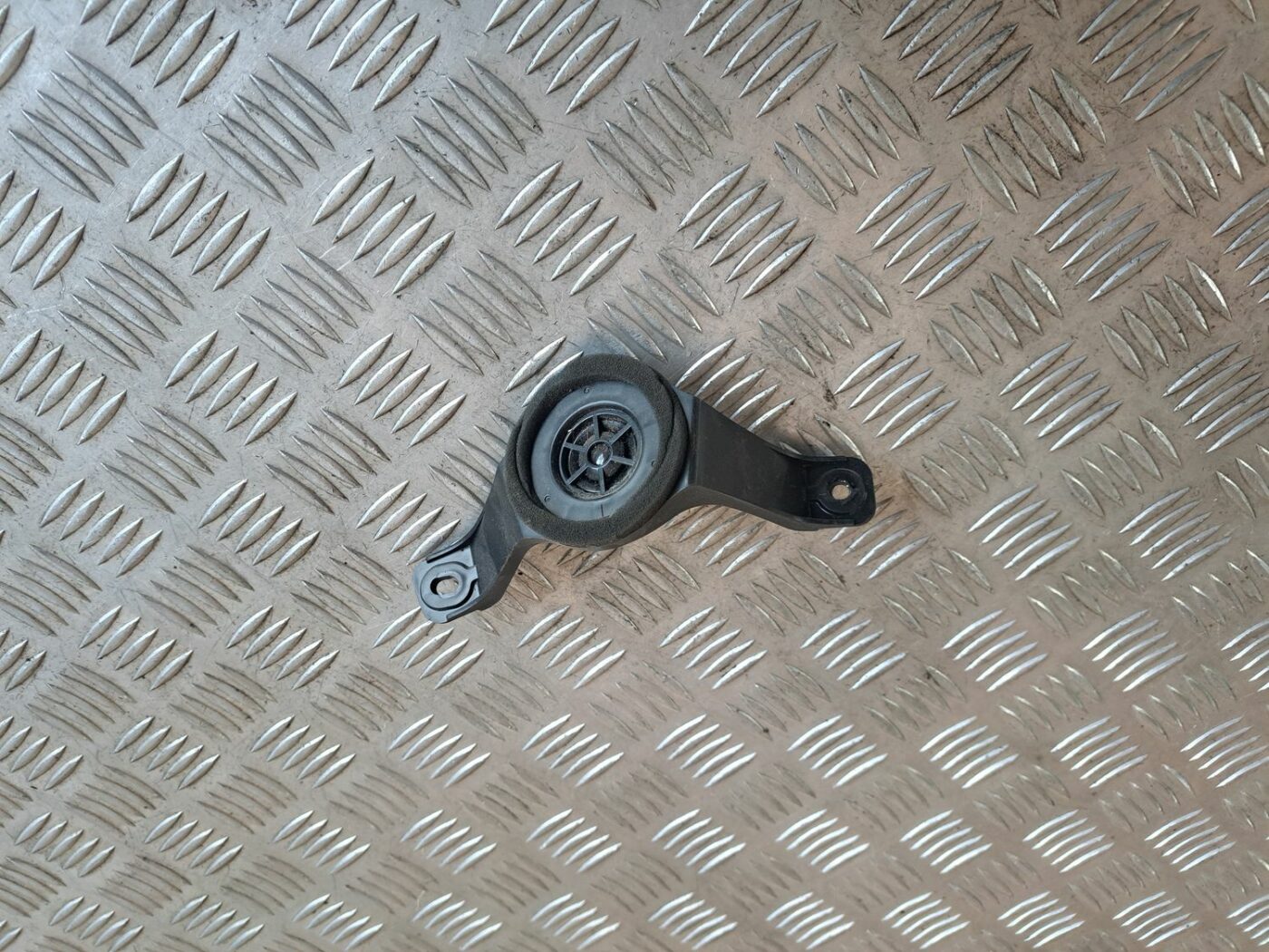 Durvju skaļrunis, augšā priekš TOYOTA RAV 4 2006 2 Durvju skaļrunis, augšā priekš TOYOTA RAV 4 2006