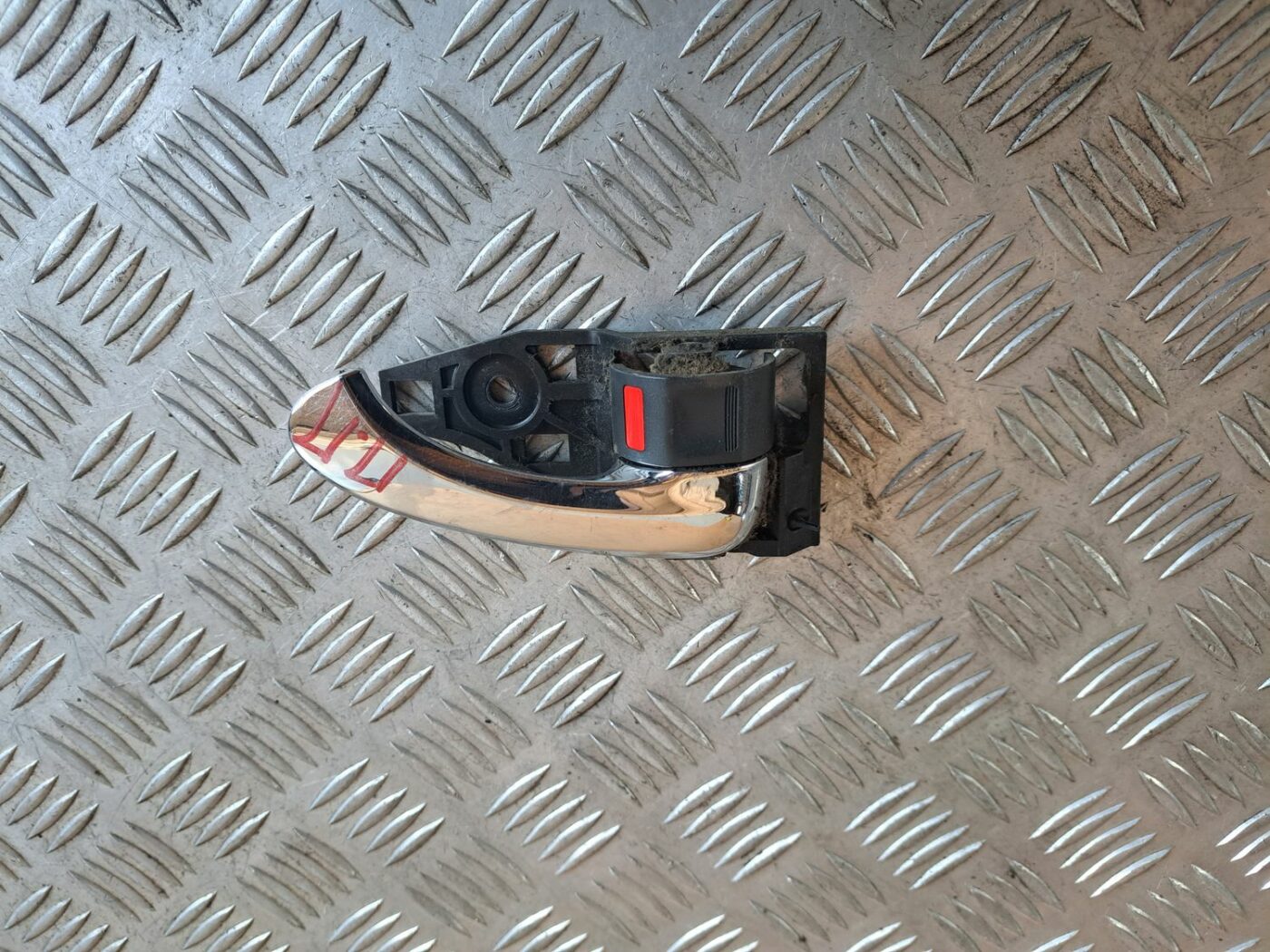 Salona durvju rokturis, priekšējais labais priekš TOYOTA RAV 4 2006