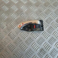 Salona durvju rokturis, priekšējais kreisais priekš TOYOTA RAV 4 2006