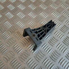 Priekšēja bufera kronšteins priekš TOYOTA RAV 4 2006