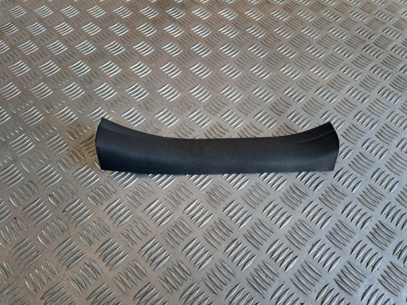 Sliekšņa aizmugurēja kreisa uzlika (salonā) priekš TOYOTA RAV 4 2006 1 Sliekšņa aizmugurēja kreisa uzlika (salonā) priekš TOYOTA RAV 4 2006