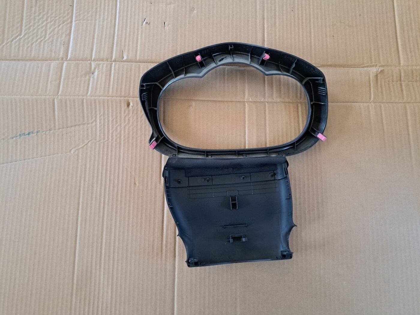 Spidometra apdare priekš TOYOTA RAV 4 2006 2 Spidometra apdare priekš TOYOTA RAV 4 2006