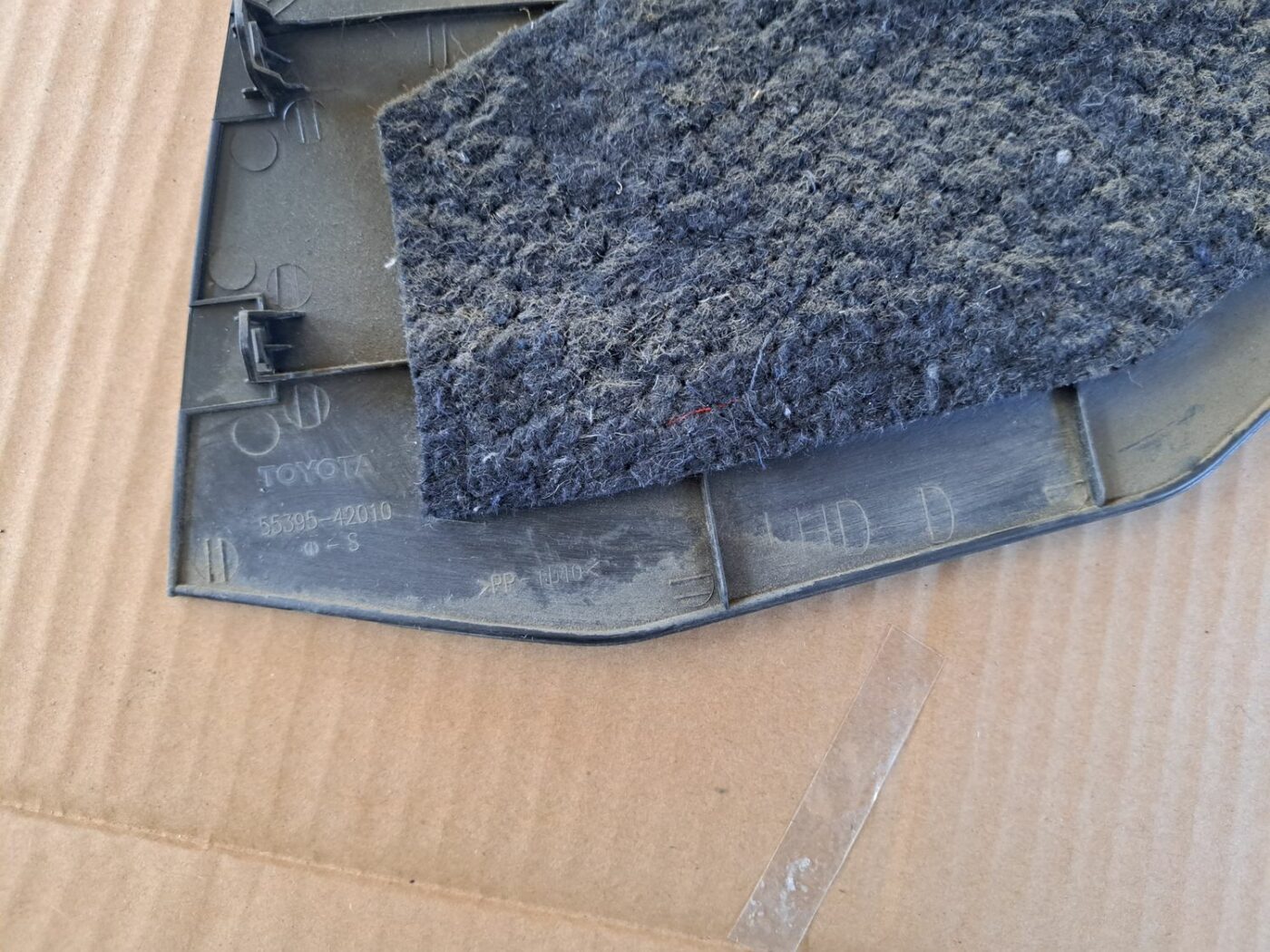 Centrālās konsoles (apdares) sānu panelis priekš TOYOTA RAV 4 2006