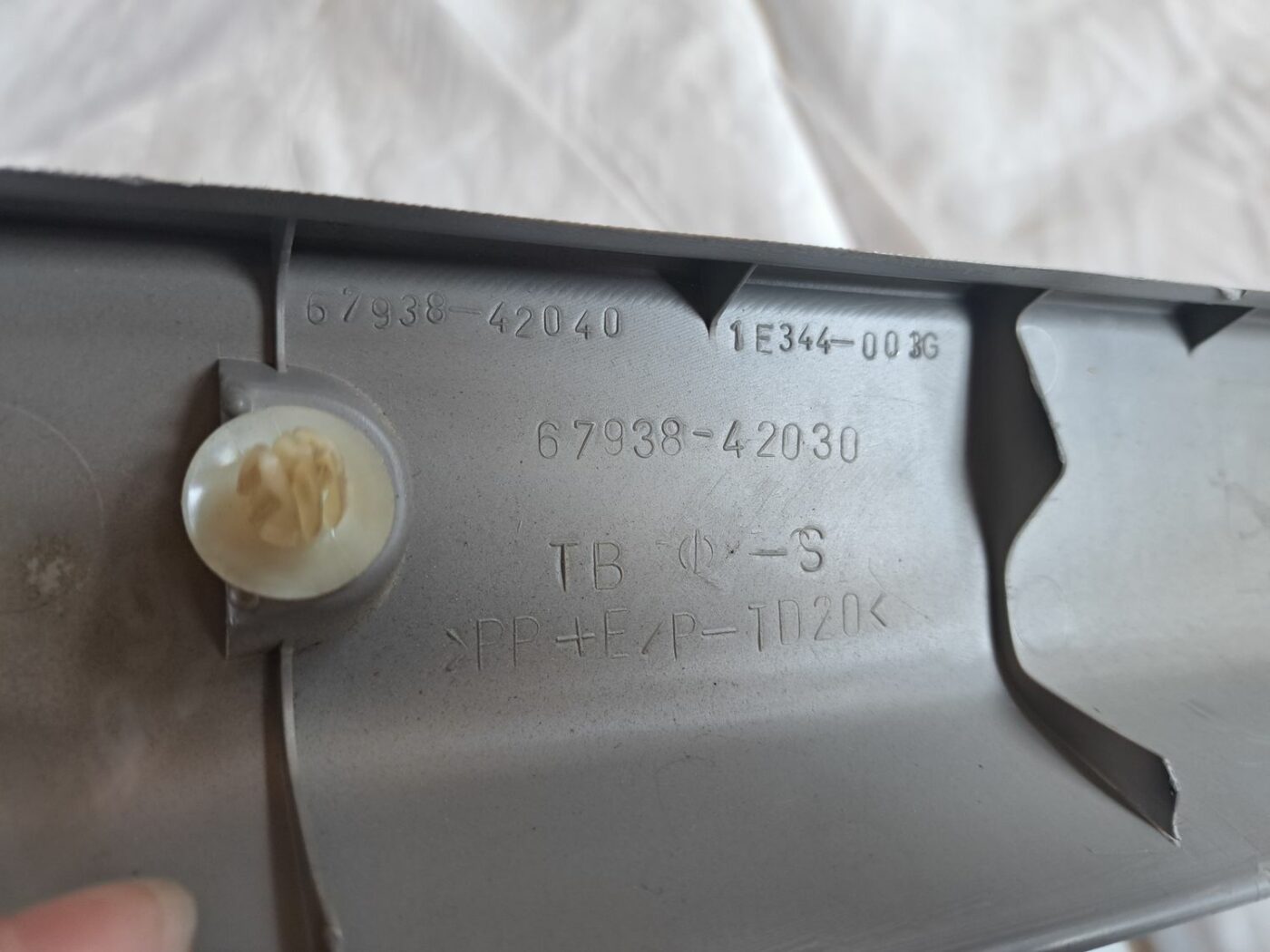 Bagāžnieka vāka apdare priekš TOYOTA RAV 4 2006 3 Bagāžnieka vāka apdare priekš TOYOTA RAV 4 2006