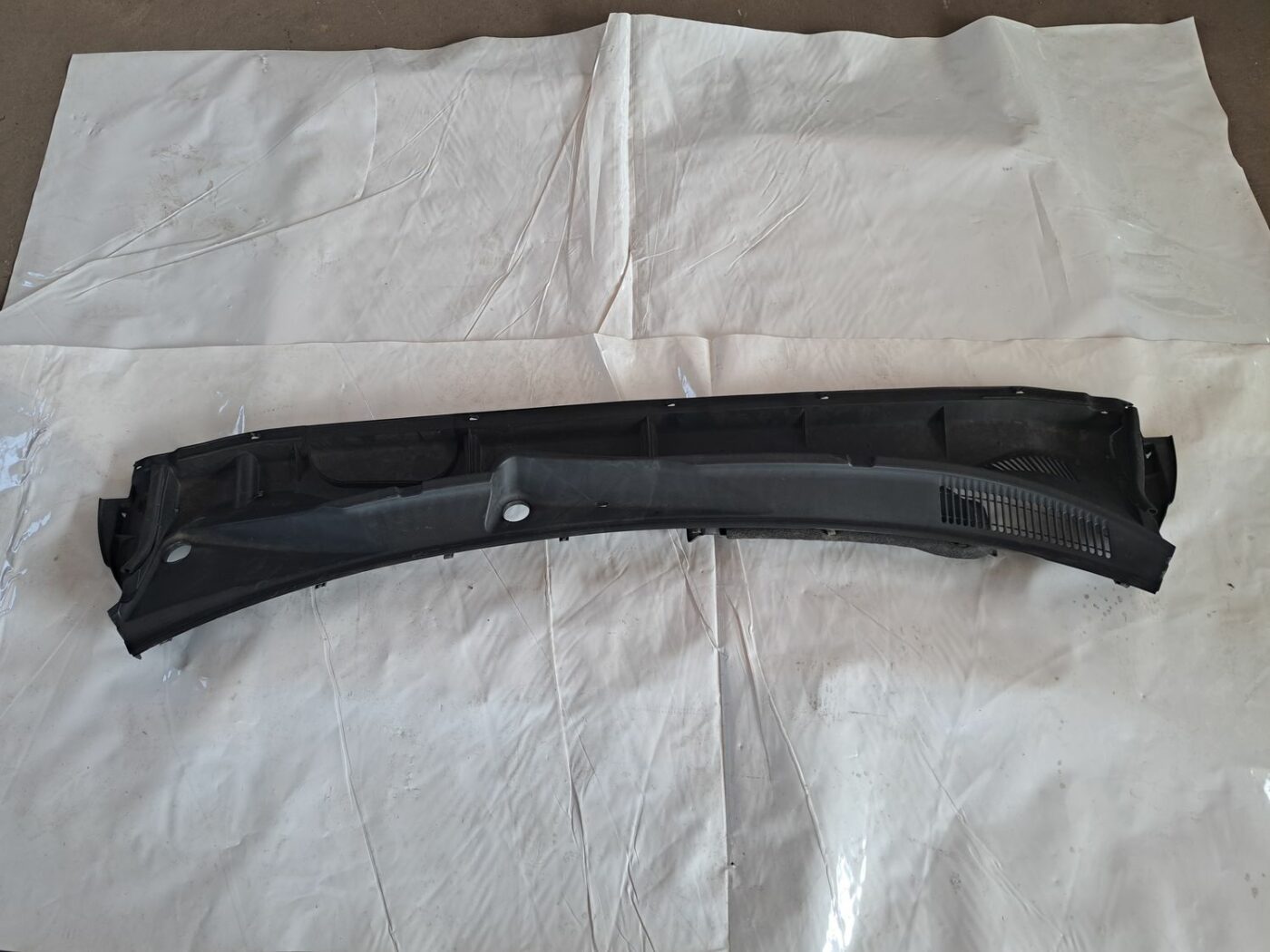 Vējstikla uzlikas (deflektora) režģis priekš TOYOTA RAV 4 2006 1 Vējstikla uzlikas (deflektora) režģis priekš TOYOTA RAV 4 2006