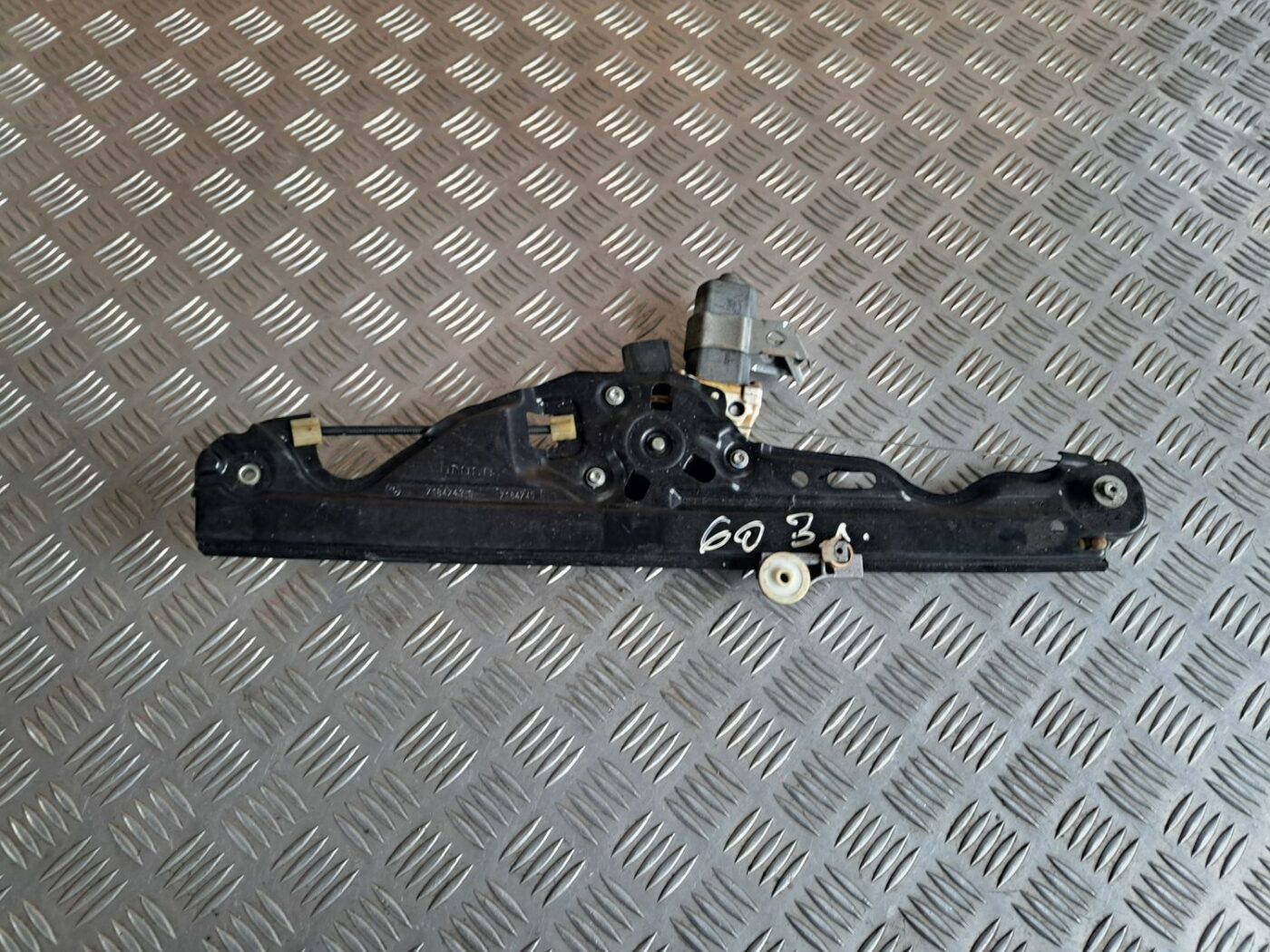 Stikla pacelšanas mehānisms aizmugurējais kreisais priekš BMW 525 E60 2004 BLACK