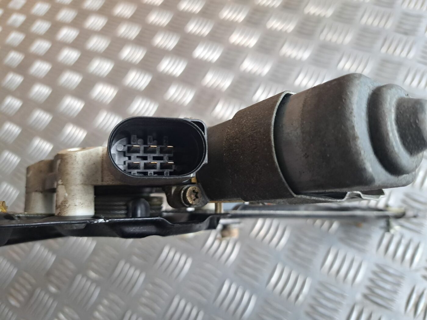 Stikla pacelšanas mehānisms aizmugurējais kreisais priekš BMW 525 E60 2004 BLACK