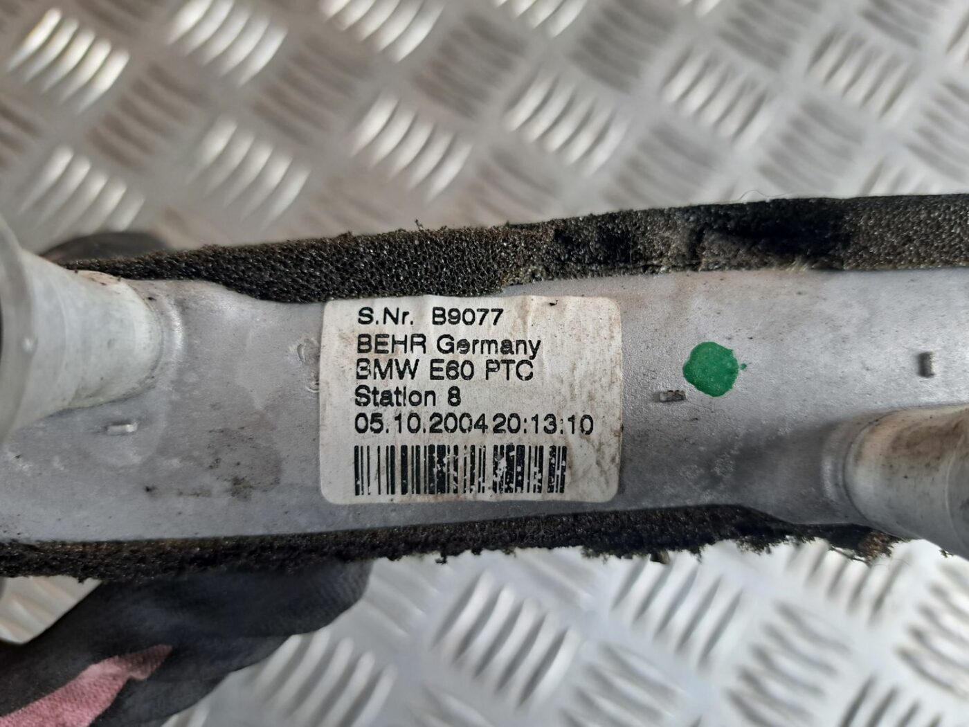 Apsildes sistēmas radiators priekš BMW 525 E60 2004 BLACK 7 Apsildes sistēmas radiators priekš BMW 525 E60 2004 BLACK