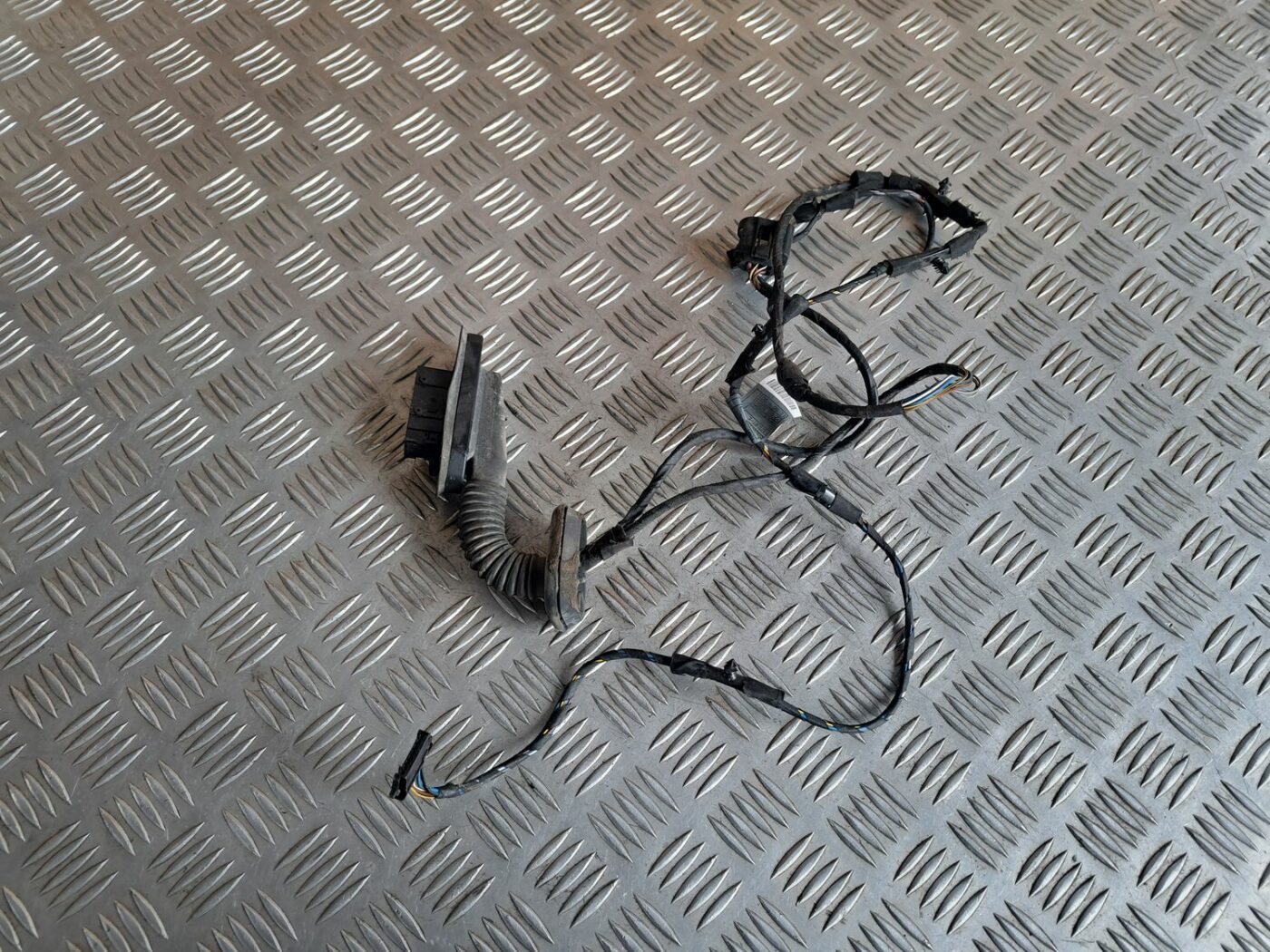 Durvju vadi priekš BMW 525 E60 2004 BLACK 1 Durvju vadi priekš BMW 525 E60 2004 BLACK