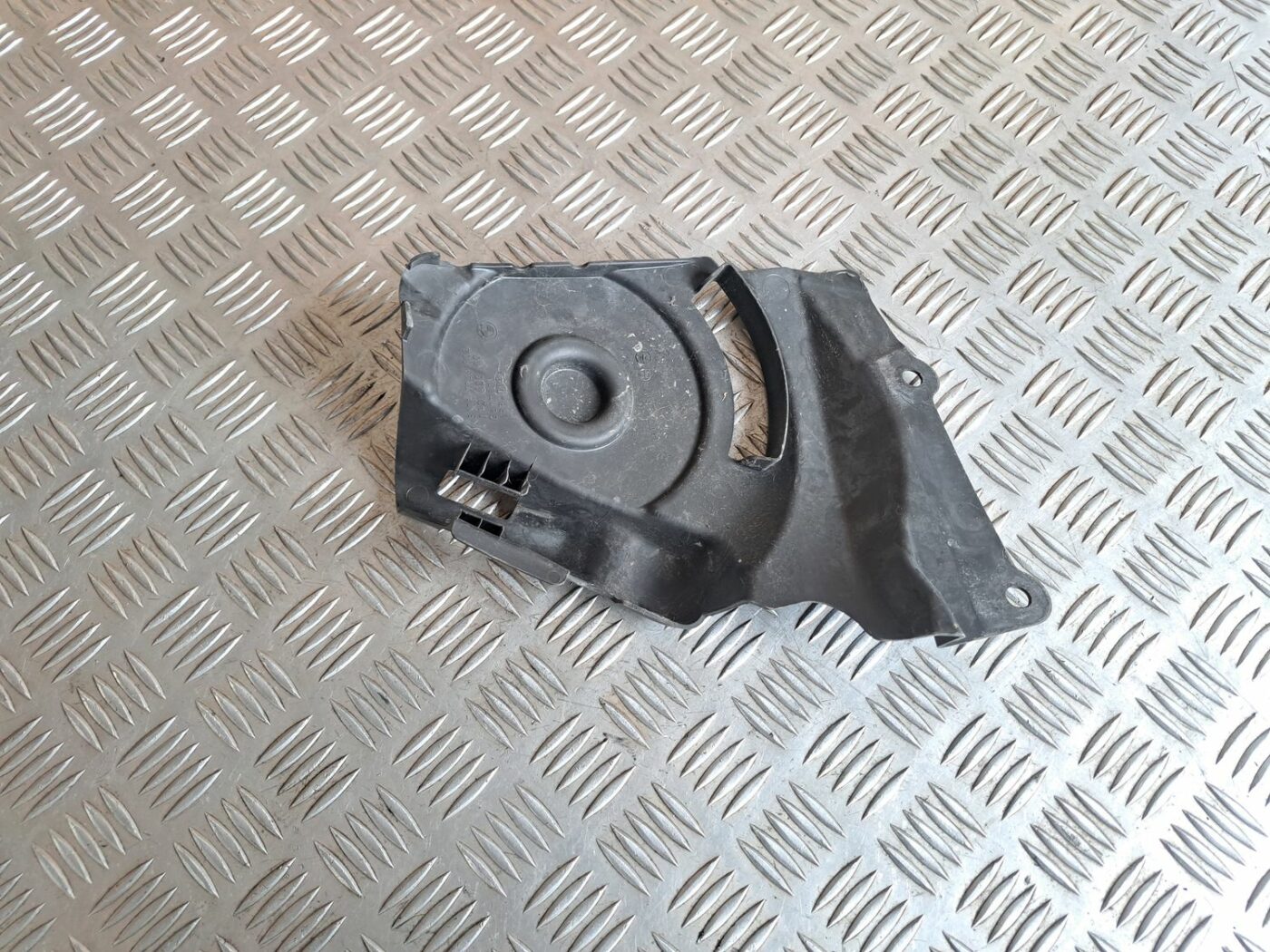 Zobsīksnas aizsargs priekš BMW 525 E60 2004 BLACK