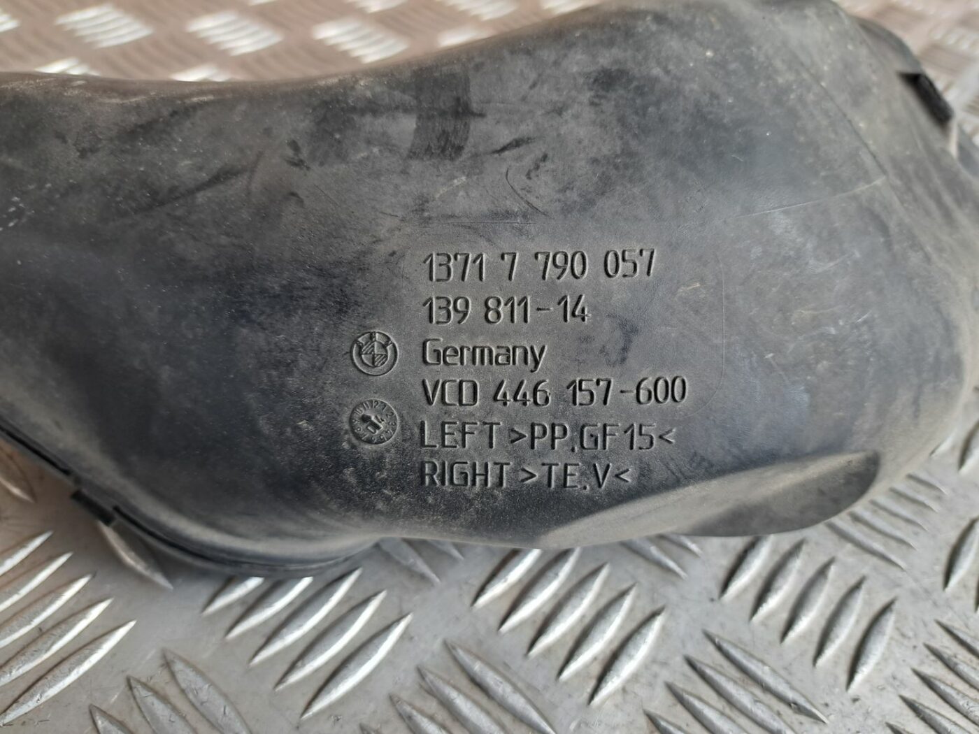 Gaisa ieplūdes šļūtene priekš BMW 525 E60 2004 BLACK