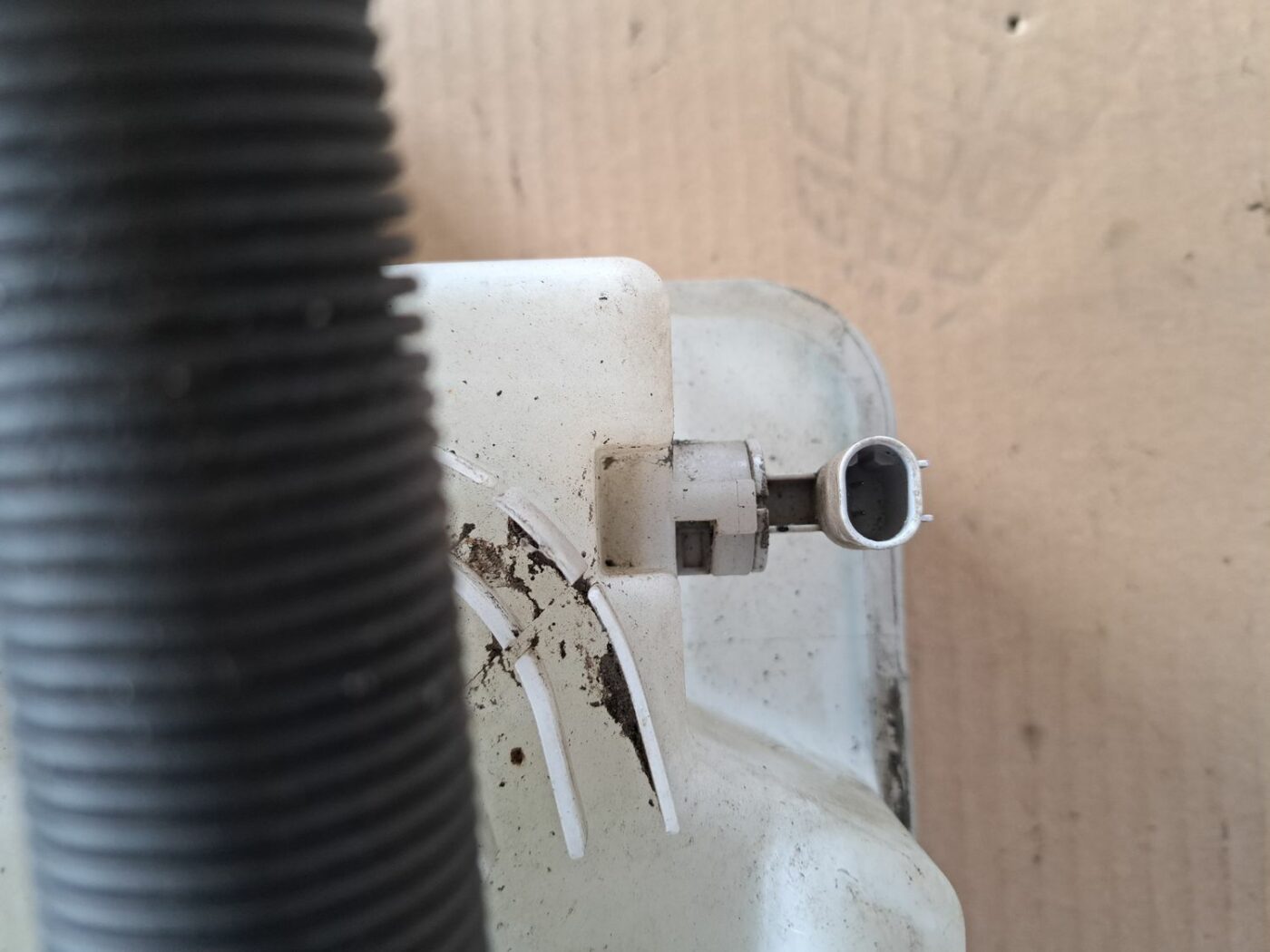 Mazgātāja šķidruma tvertne priekš BMW 525 E60 2004 BLACK