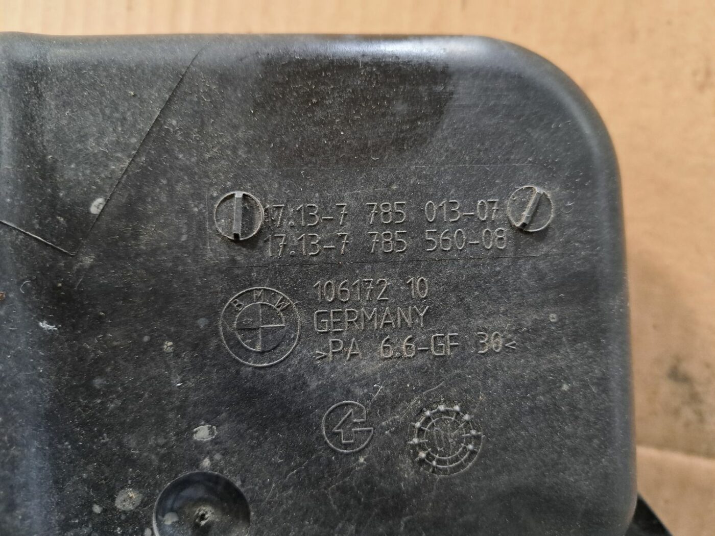 Dzesēšanas šķidruma tvertne priekš BMW 525 E60 2004 BLACK 3 Dzesēšanas šķidruma tvertne priekš BMW 525 E60 2004 BLACK