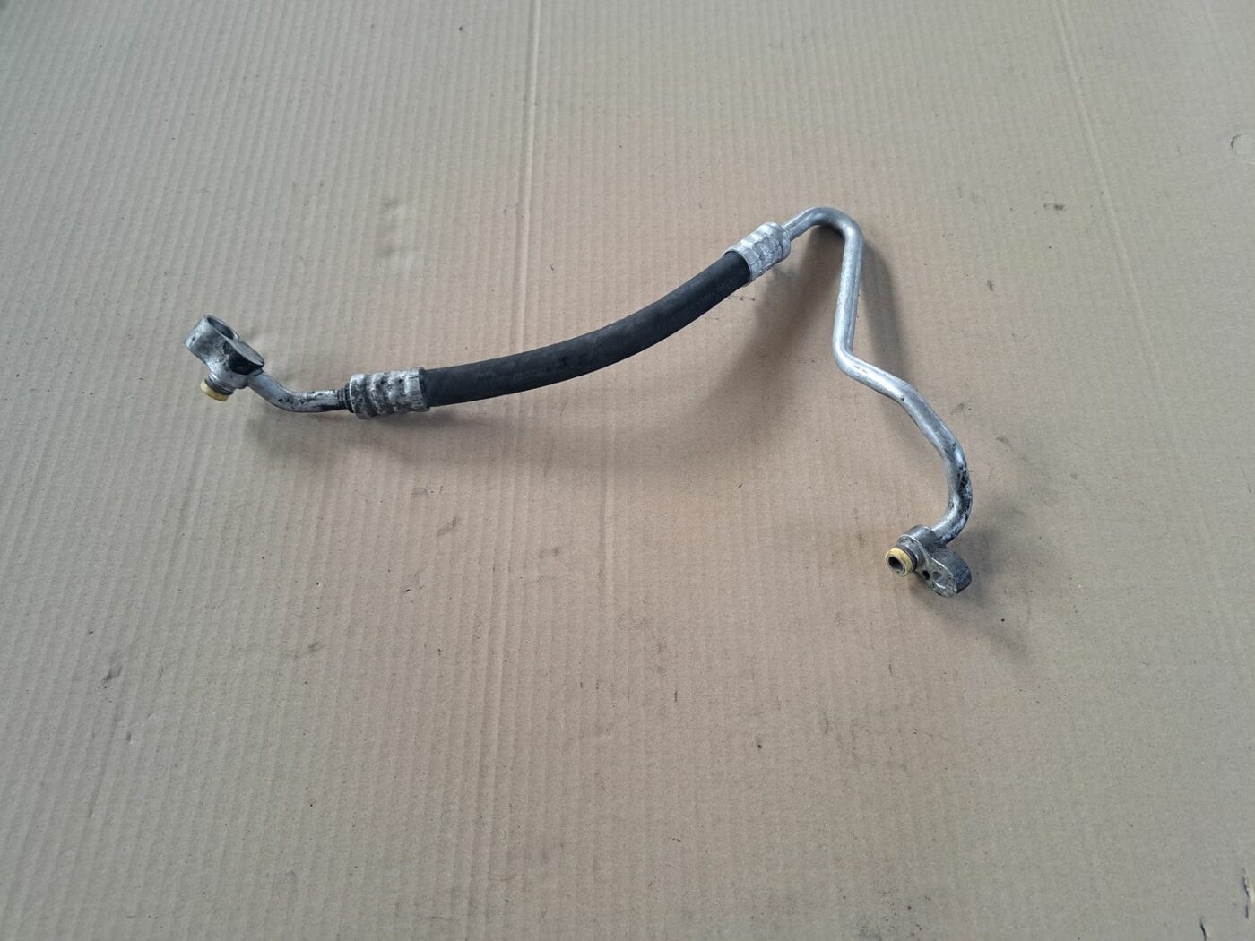 Gaisa kondicioniera caurule priekš BMW 525 E60 2004 BLACK