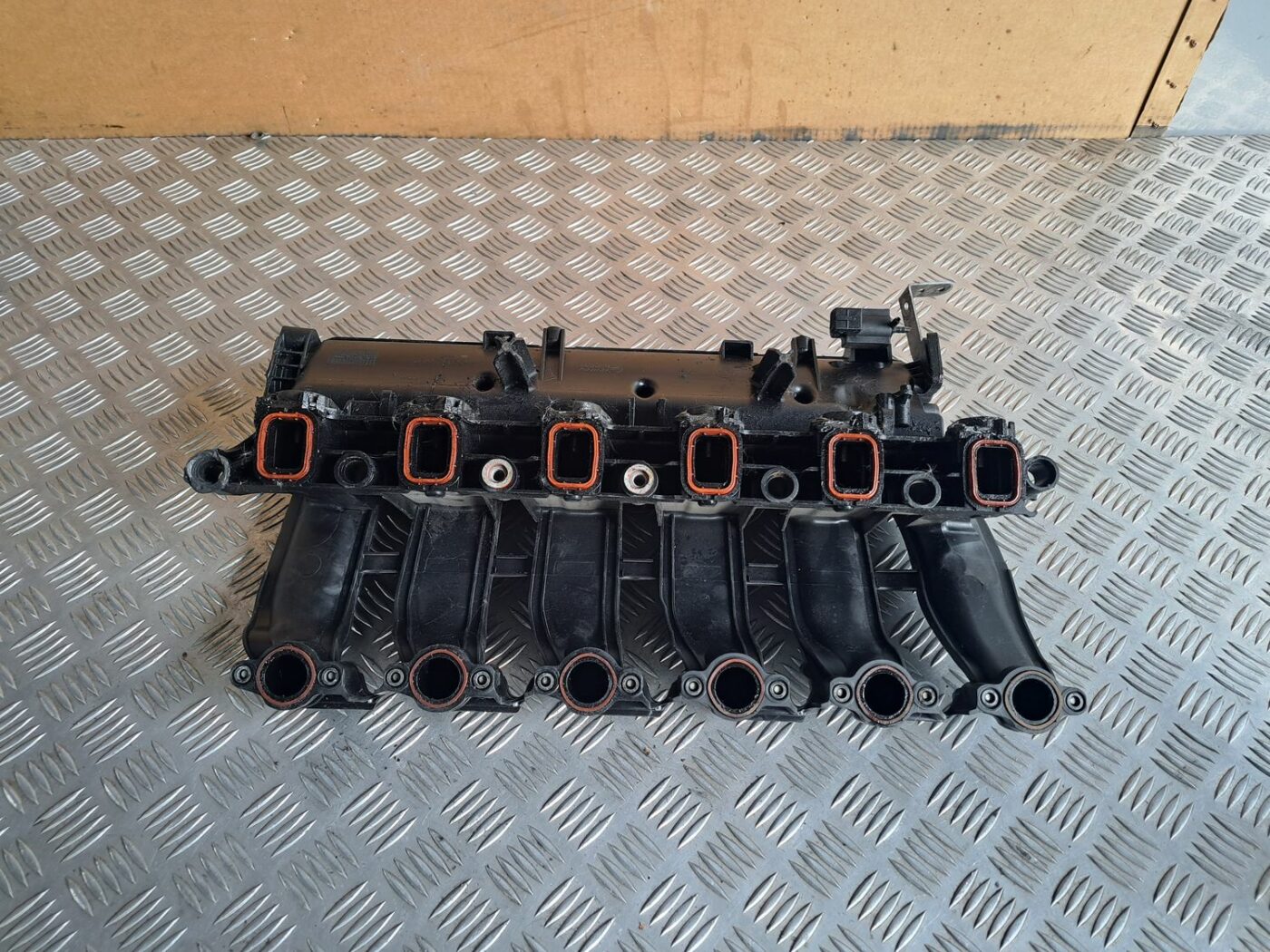 Ieplūdes kolektors priekš BMW 525 E60 2004 BLACK