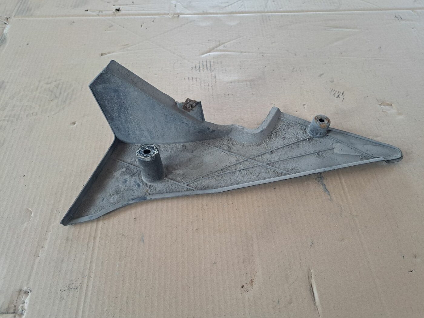 Aizmugurēja bufera aizsargs priekš BMW 525 E60 2004 BLACK 2 Aizmugurēja bufera aizsargs priekš BMW 525 E60 2004 BLACK