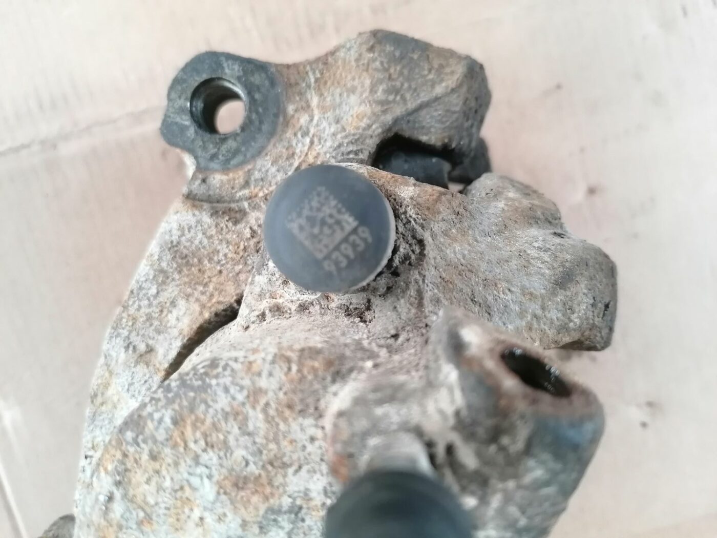 Priekšējais labais suports priekš VOLVO V70 2009 2 Priekšējais labais suports priekš VOLVO V70 2009