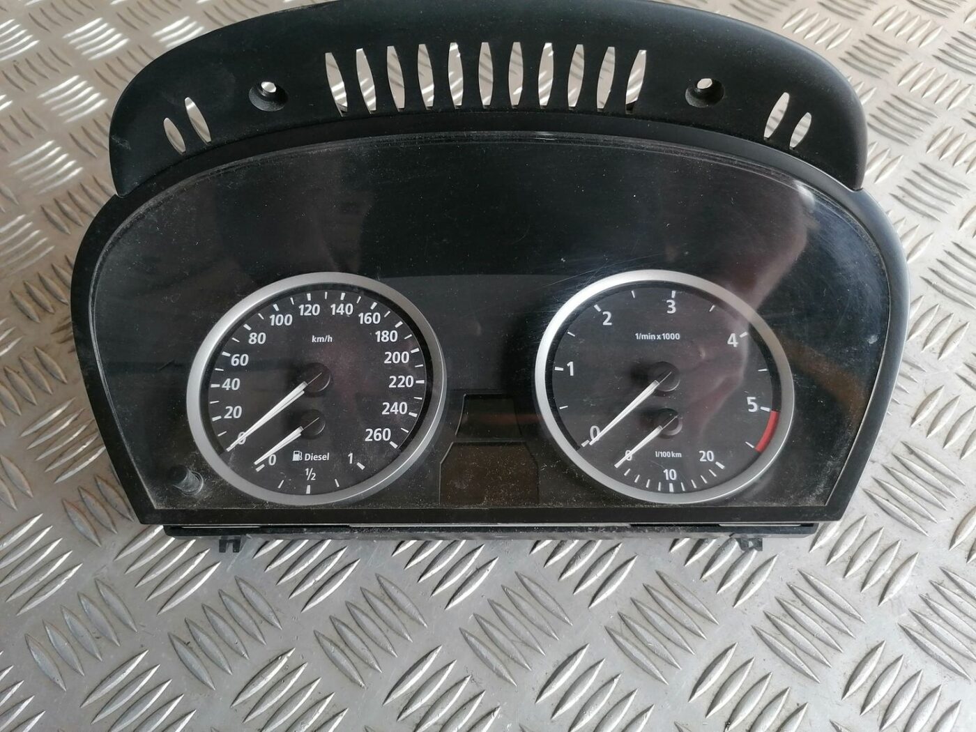 Spidometrs priekš BMW 525 E60 2004 BLACK 2 Spidometrs priekš BMW 525 E60 2004 BLACK