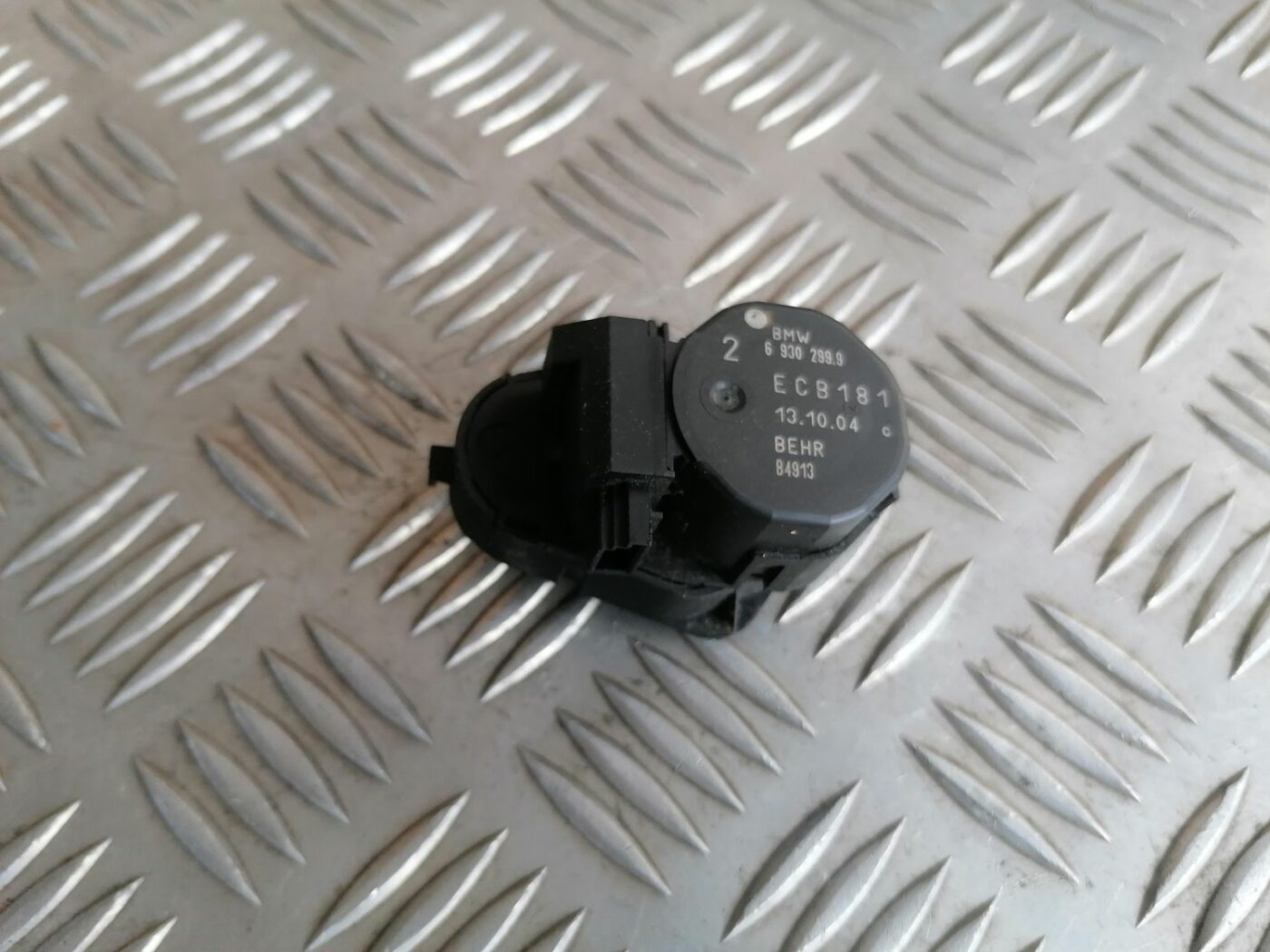 Apsildes sistēmas aktuators priekš BMW 525 E60 2004 BLACK