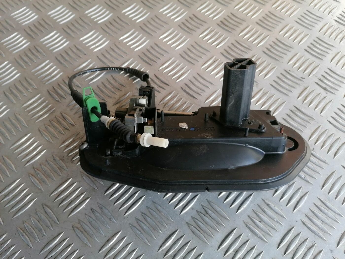 Aizmugurējais kreisais durvju rokturis priekš BMW 525 E60 2004 BLACK 4 Aizmugurējais kreisais durvju rokturis priekš BMW 525 E60 2004 BLACK