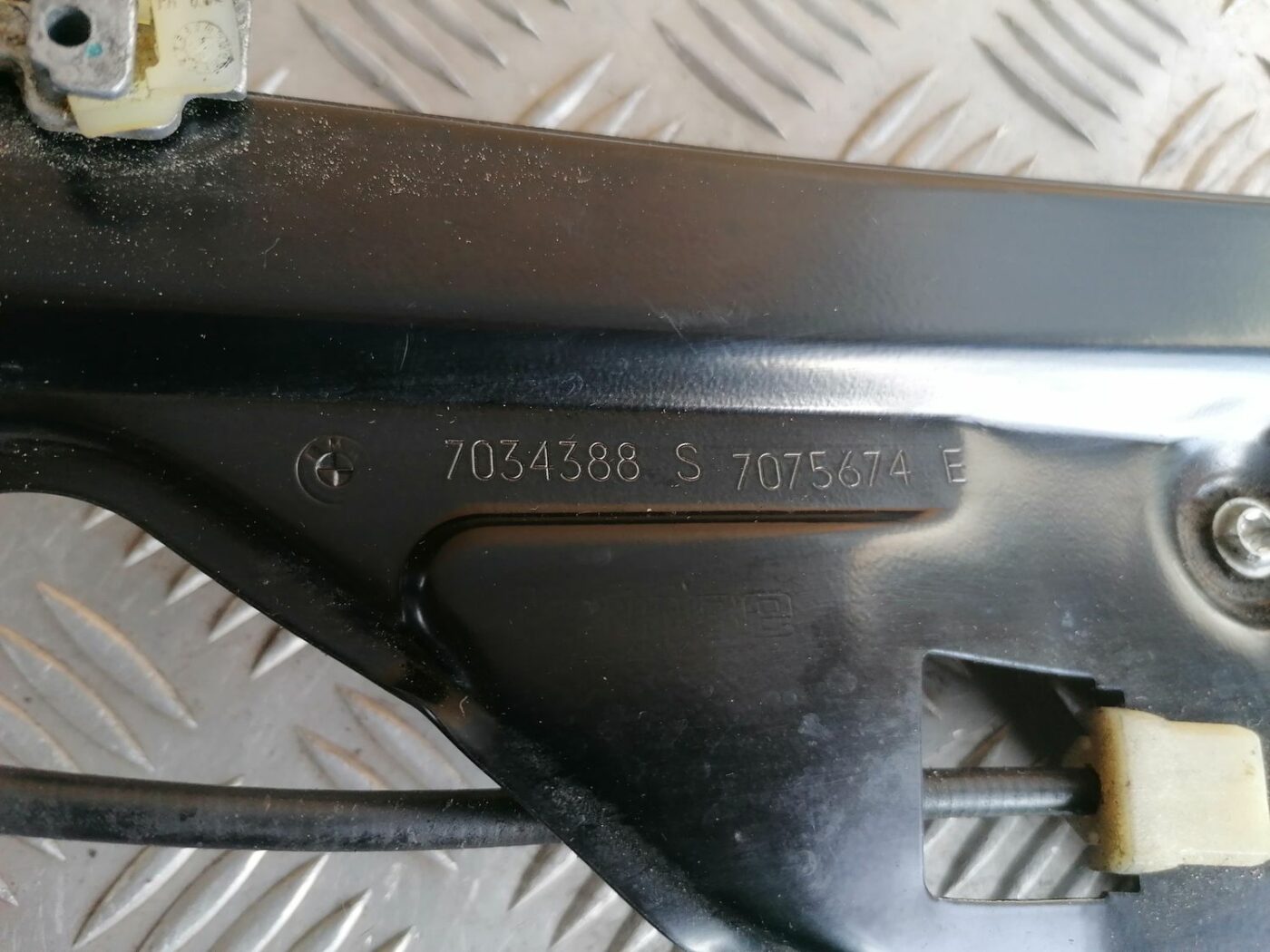 Stikla pacelšanas mehānisms aizmugurējais labais priekš BMW 525 E60 2004 BLACK