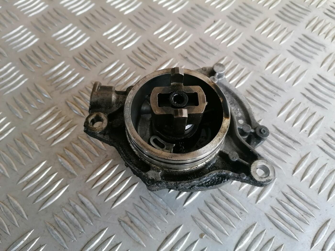 Vakuuma sūknis priekš BMW 525 E60 2004 BLACK 1 Vakuuma sūknis priekš BMW 525 E60 2004 BLACK