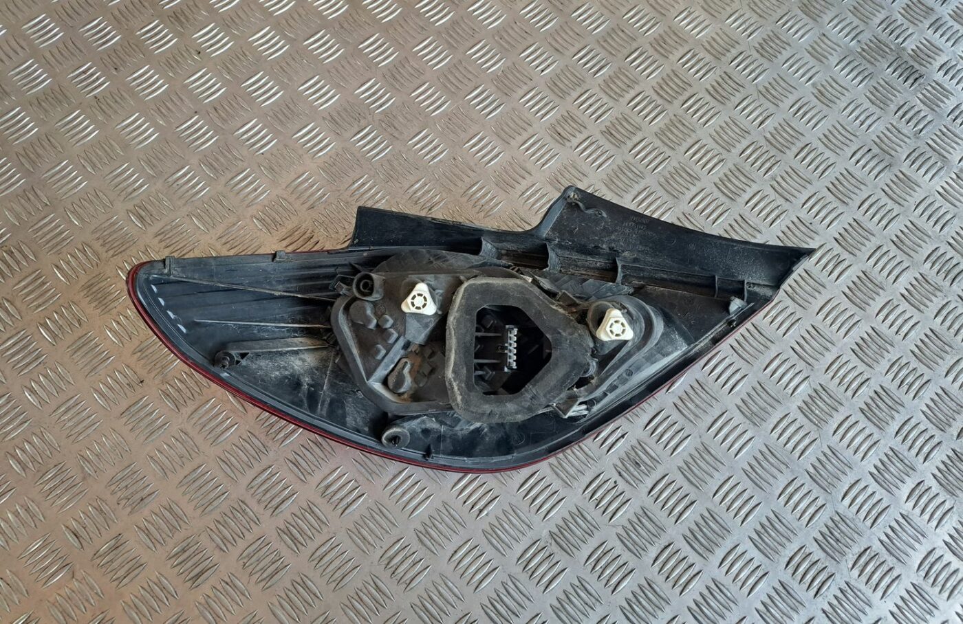 Aizmugurējais labais lukturis priekš OPEL CORSA 2007