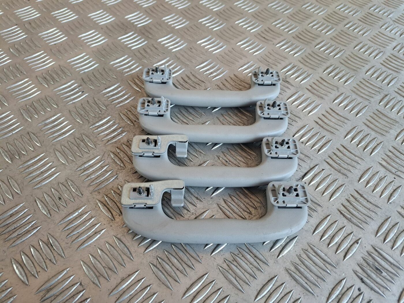 Salona rokturis griestos priekš OPEL CORSA 2007 2 Salona rokturis griestos priekš OPEL CORSA 2007