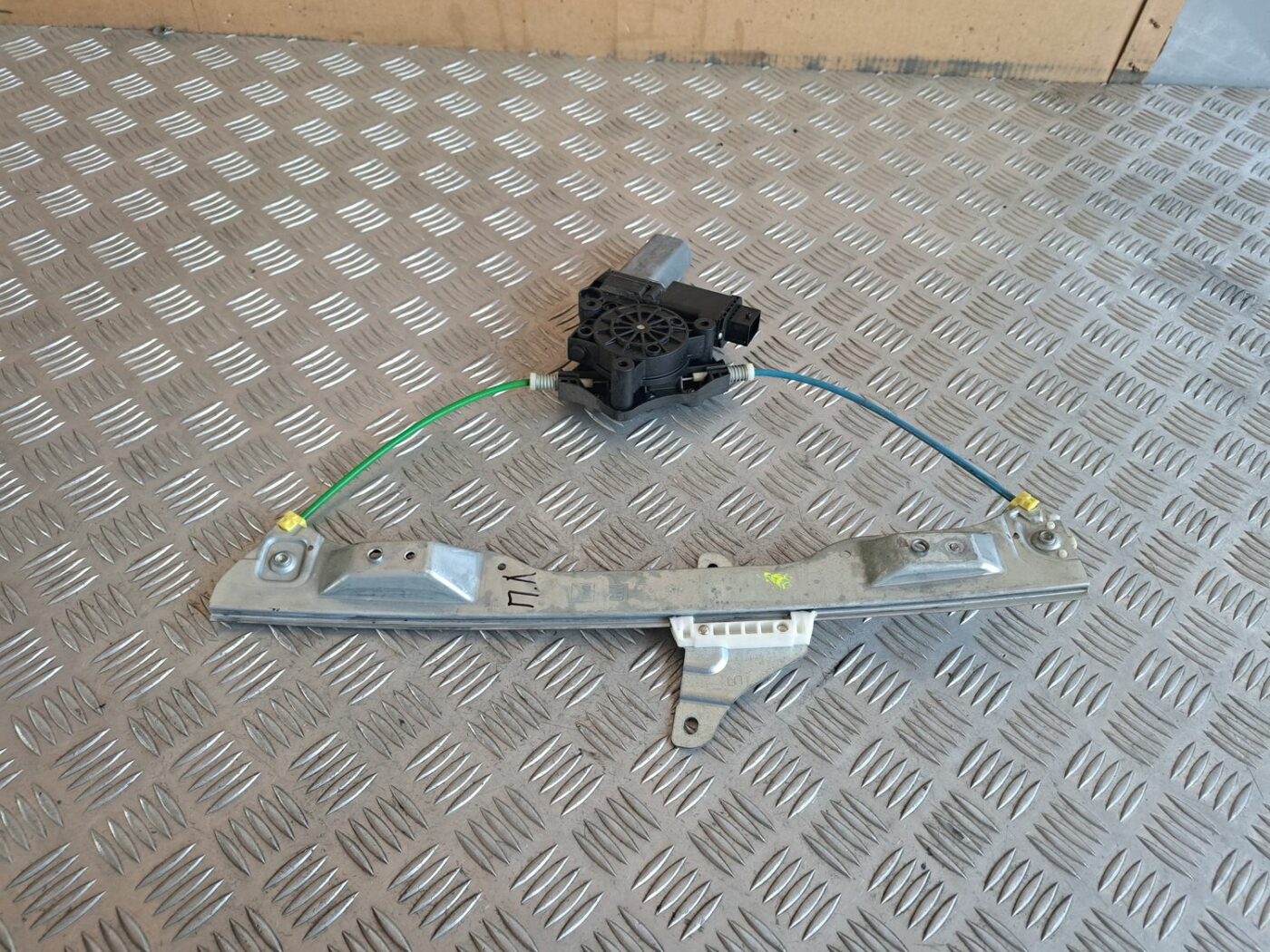 Stikla pacelšanas mehānisms priekšējais kreisais priekš OPEL CORSA 2007