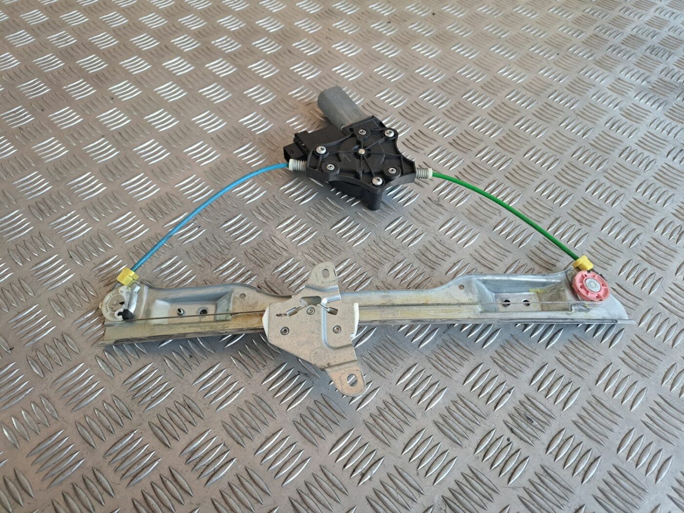 Stikla pacelšanas mehānisms priekšējais kreisais priekš OPEL CORSA 2007