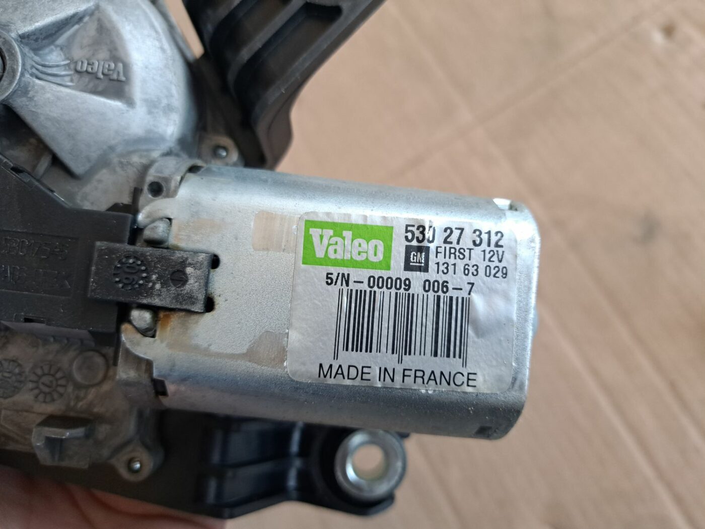 Aizmugurējā stikla tīrītāja motors priekš OPEL CORSA 2007 6 Aizmugurējā stikla tīrītāja motors priekš OPEL CORSA 2007