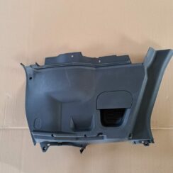 Bagāžnieka nodalījuma sānu apdare priekš OPEL MERIVA 2004
