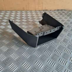 Mantu glabāšanas nodalījums centrā priekš OPEL MERIVA 2004