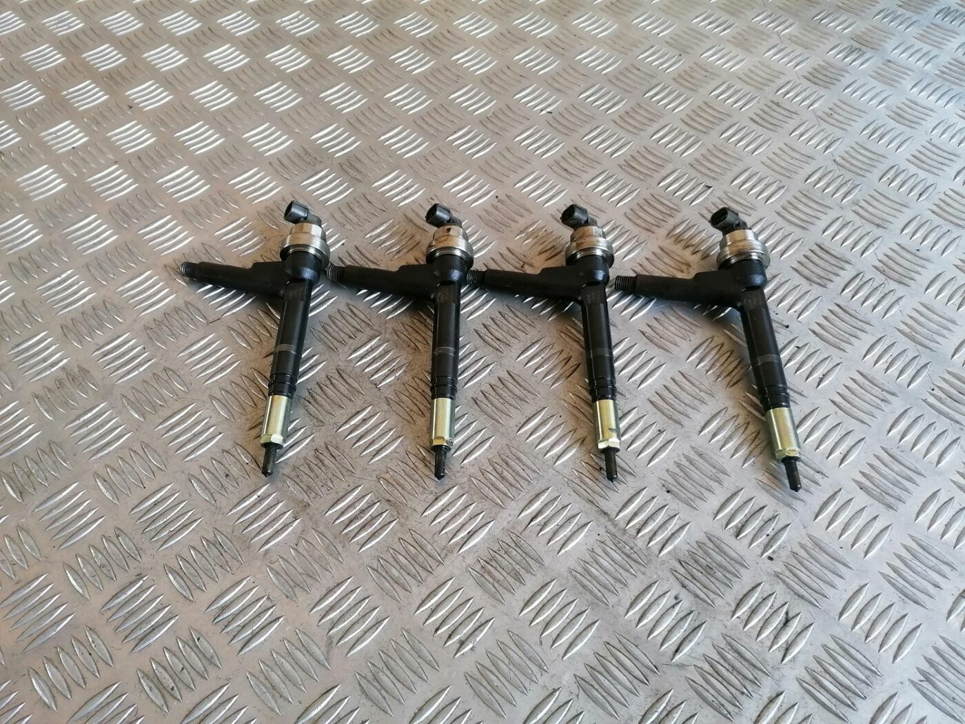 Degvielas smidzinātājs priekš OPEL MERIVA 2004