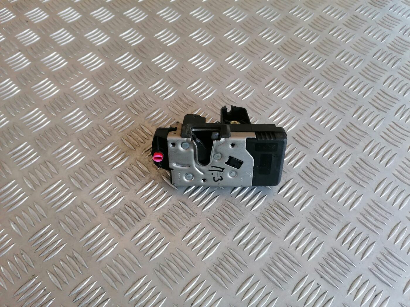 Aizmugurējo labo durvju slēdzene priekš OPEL MERIVA 2004