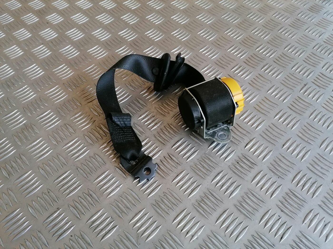 Aizmugurējā kreisa drošības josta priekš OPEL MERIVA 2004 1 Aizmugurējā kreisa drošības josta priekš OPEL MERIVA 2004