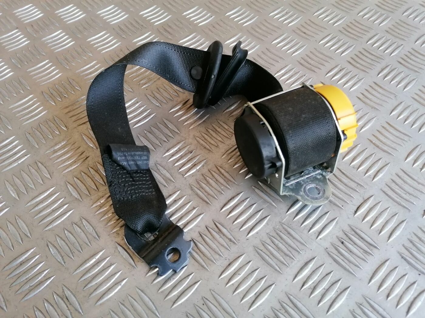 Aizmugurējā kreisa drošības josta priekš OPEL MERIVA 2004 2 Aizmugurējā kreisa drošības josta priekš OPEL MERIVA 2004