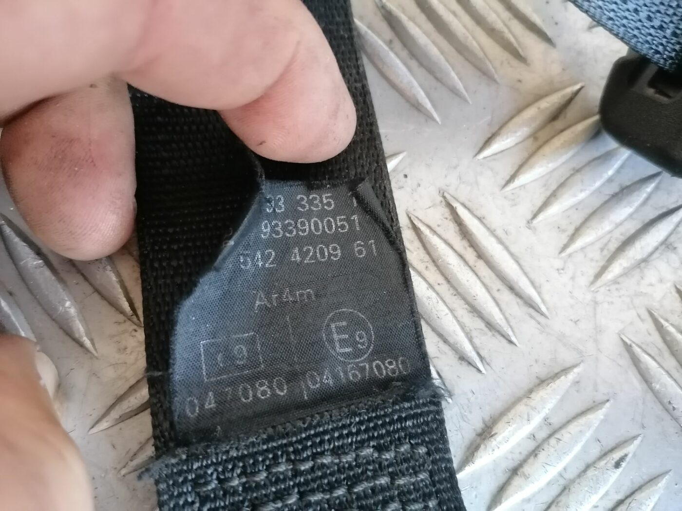 Aizmugurējā kreisa drošības josta priekš OPEL MERIVA 2004 4 Aizmugurējā kreisa drošības josta priekš OPEL MERIVA 2004