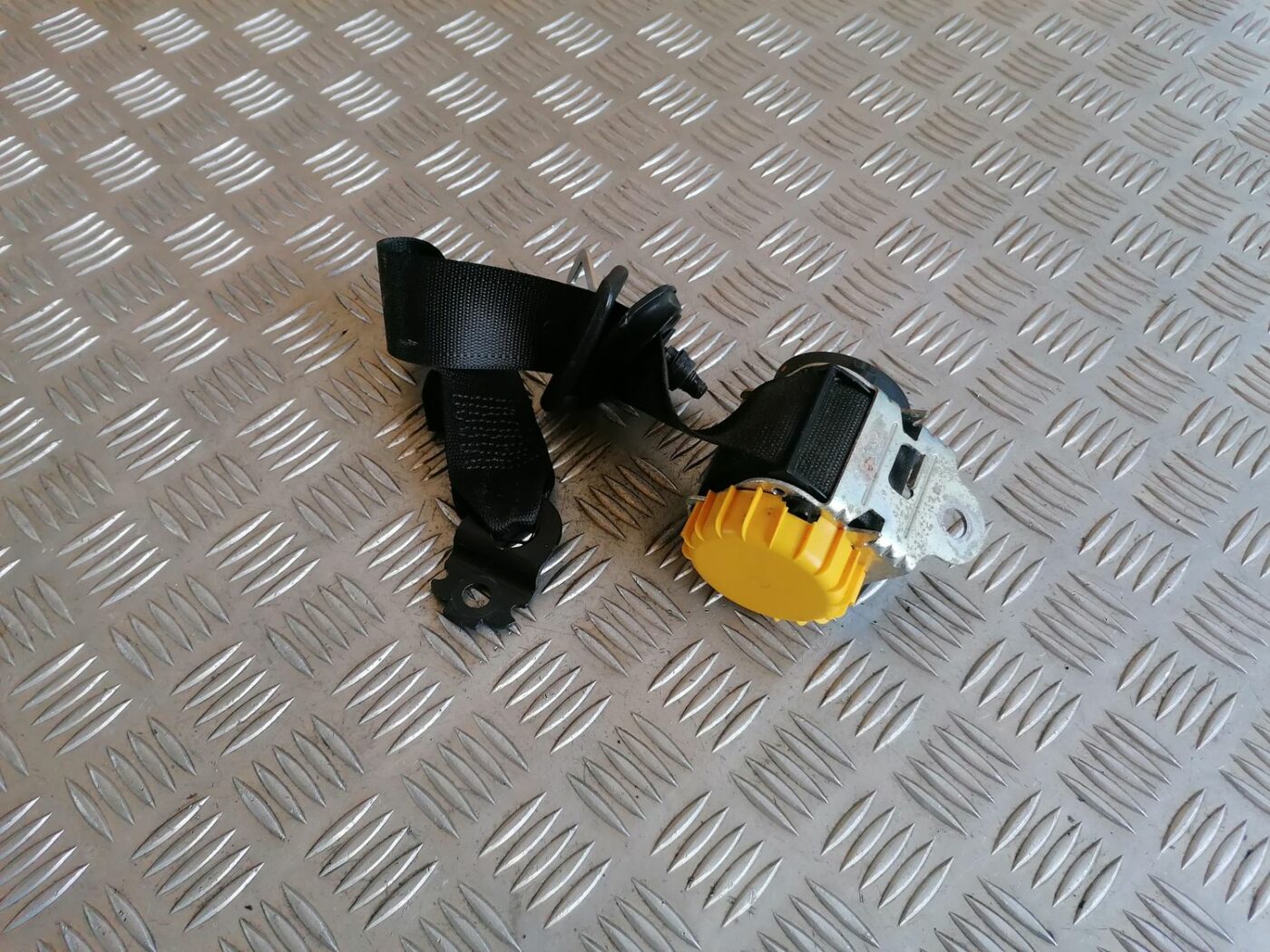 Aizmugurējā kreisa drošības josta priekš OPEL MERIVA 2004 3 Aizmugurējā kreisa drošības josta priekš OPEL MERIVA 2004